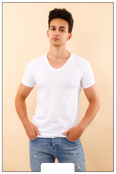 T-shirt med V-hals i 100 % Ekologisk bomull